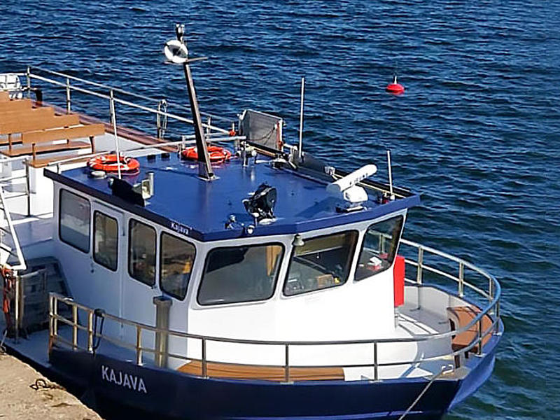 Das finnische Schiff MS "Kajava" am Anleger.