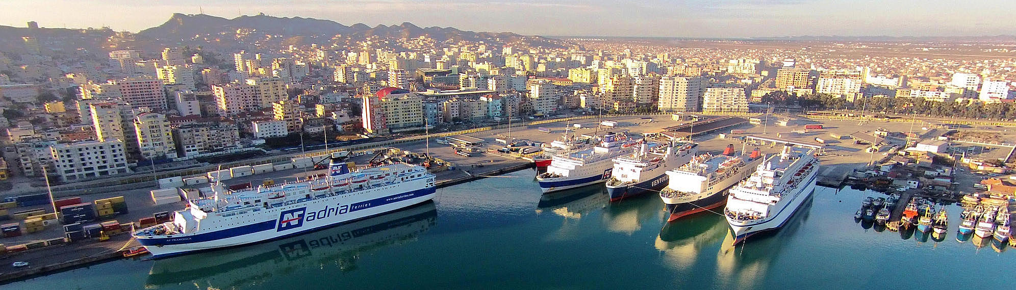 Hafen in Albanien.