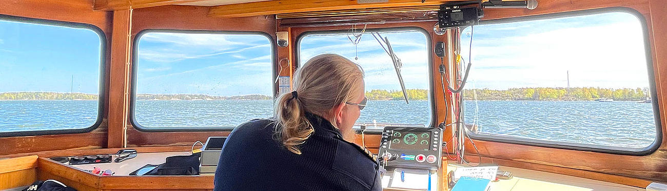 Blick aus der Kapitänsbrücke von einem Schiff von FRS Finland.