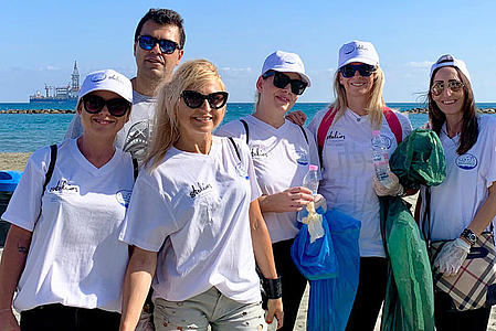 Beach clean-up event of FRS Shipmanagement workforce.