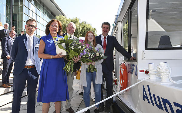 Schiffstaufe der Solarfähre Aluna in der Autostadt Wolfsburg.