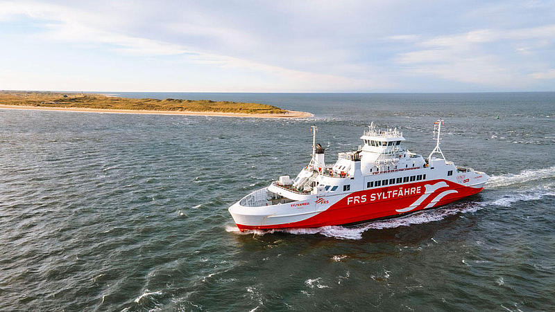 The ferry MS SyltExpress in front of the "Ellenbogen" of List.