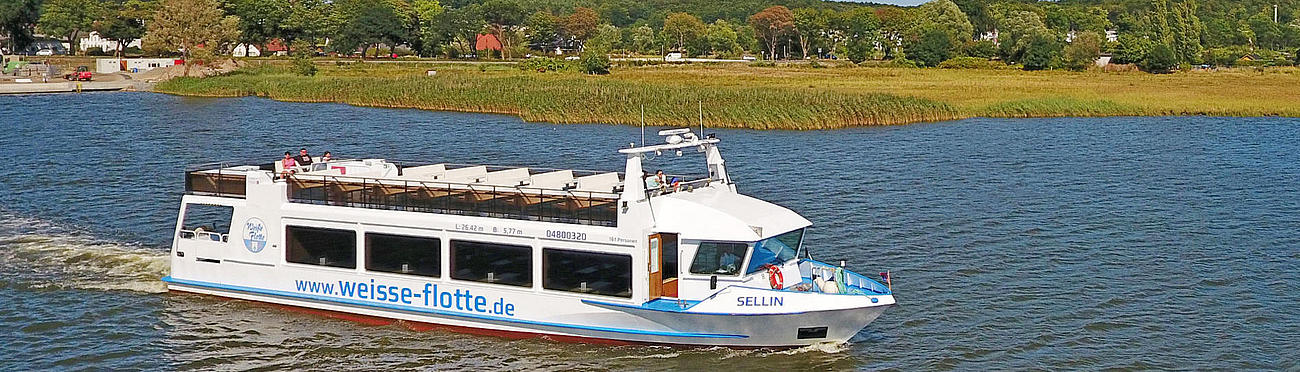 Motorschiff "Sellin" von der Steuerbord-Seite.