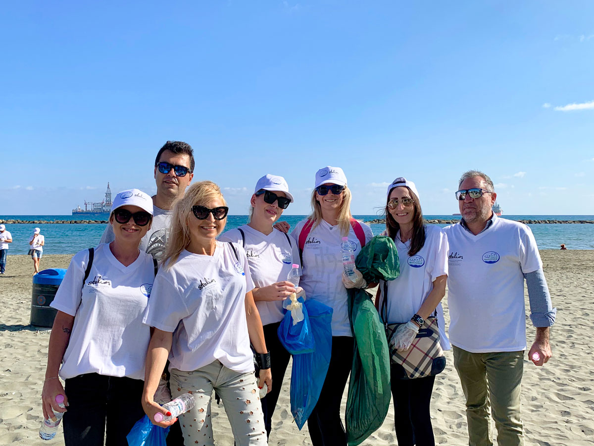 Beach clean-up event of FRS Shipmanagement workforce.